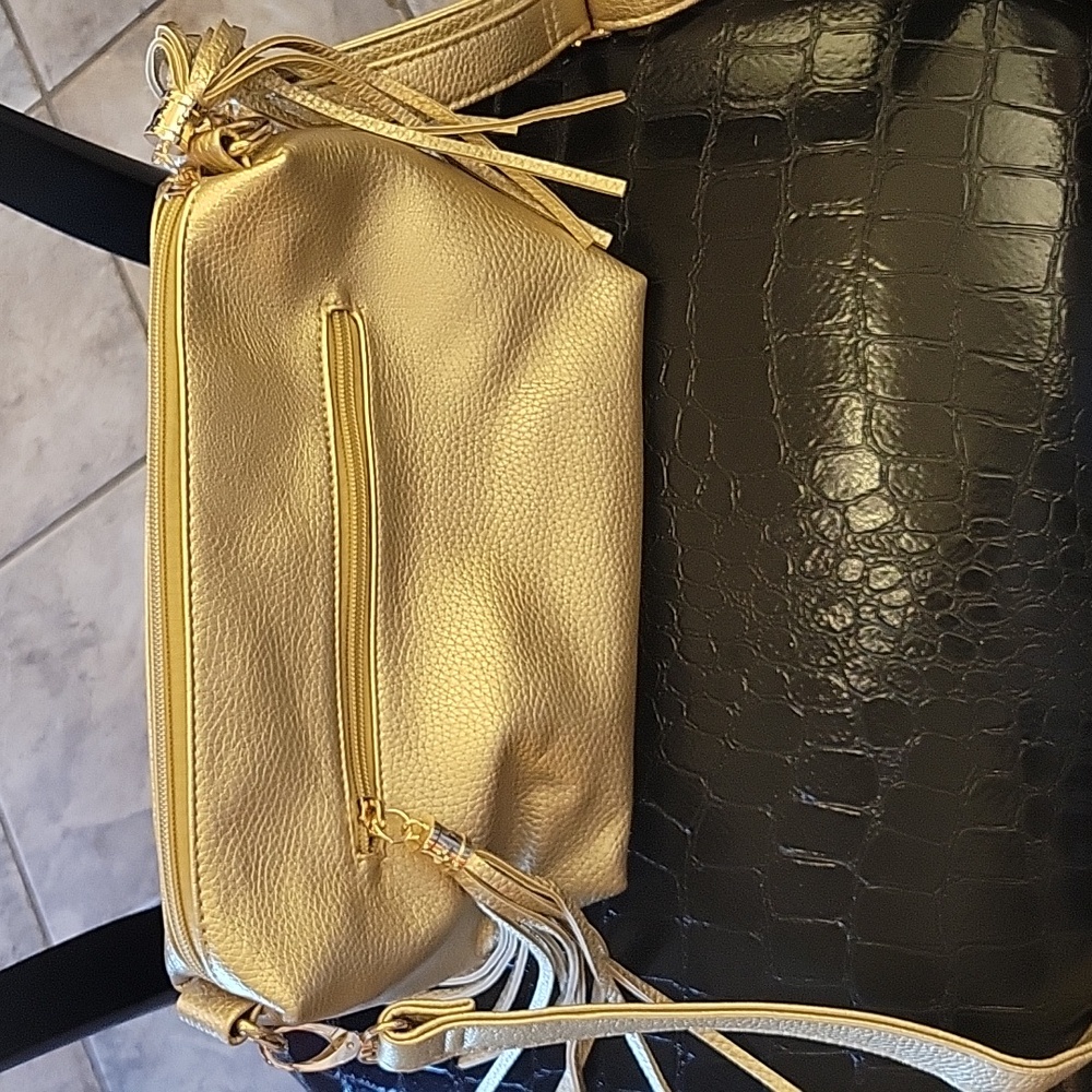 Metallic gold crossbody/shoulder bag, NWOT